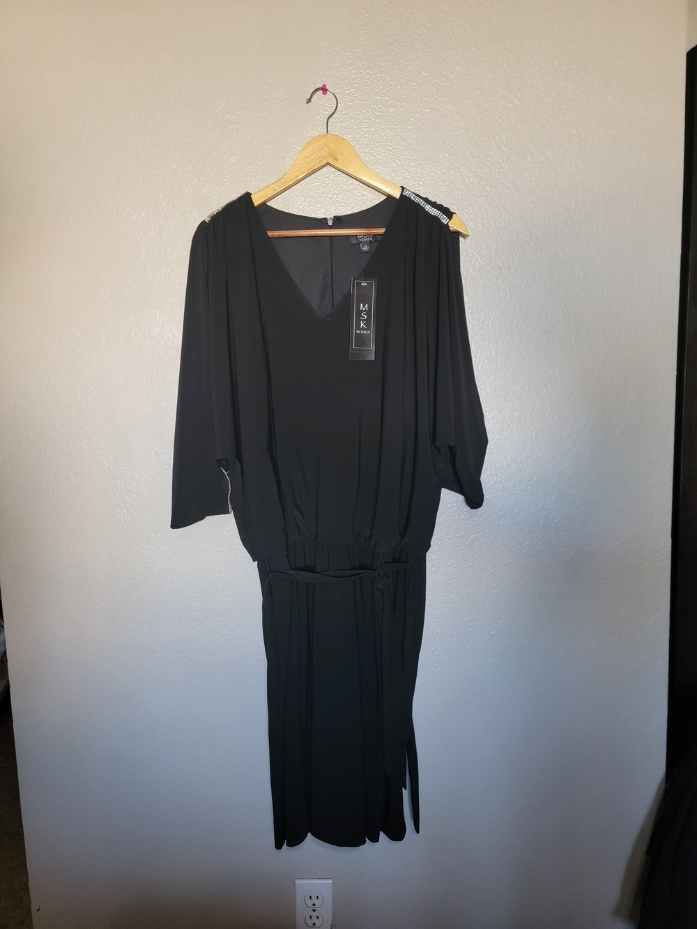 MSK Black V-Neck Long Sleeve Tie-Waist Dress